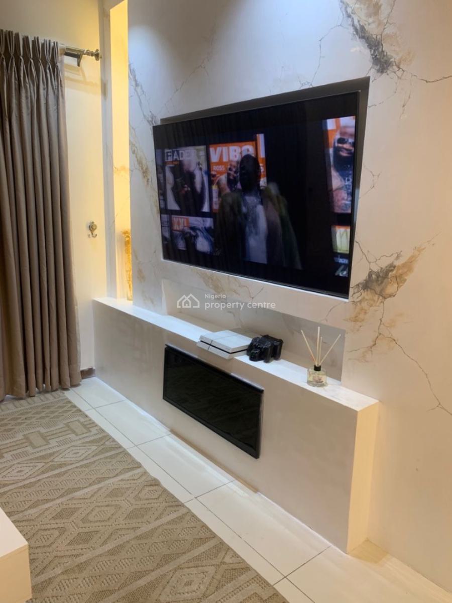 Furnished 1 Bedroom Apartment with Swimming Pool, Lekki Phase 1, Lekki, Lagos, Flat / Apartment for Rent