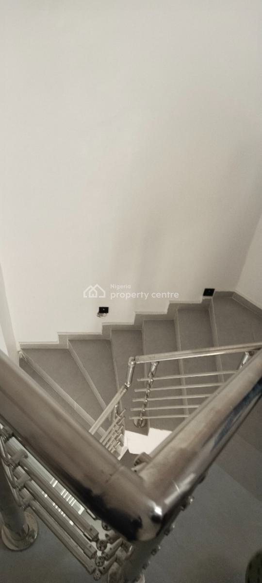 Massive 2 Bedroom Flat, Omole Phase 2, Ikeja, Lagos, Flat / Apartment for Rent