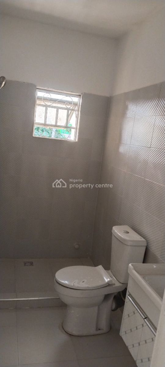 Massive 2 Bedroom Flat, Omole Phase 2, Ikeja, Lagos, Flat / Apartment for Rent