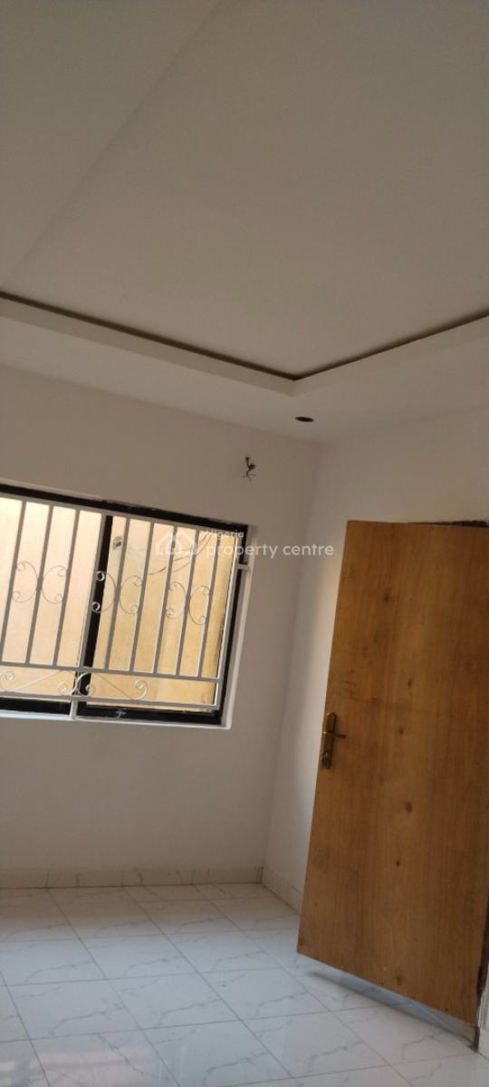 Massive 2 Bedroom Flat, Omole Phase 2, Ikeja, Lagos, Flat / Apartment for Rent