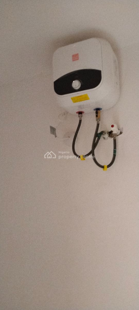 Massive 2 Bedroom Flat, Omole Phase 2, Ikeja, Lagos, Flat / Apartment for Rent