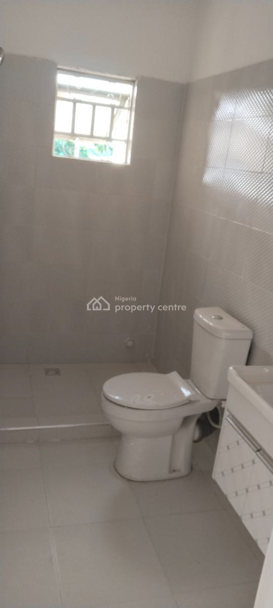Massive 2 Bedroom Flat, Omole Phase 2, Ikeja, Lagos, Flat / Apartment for Rent