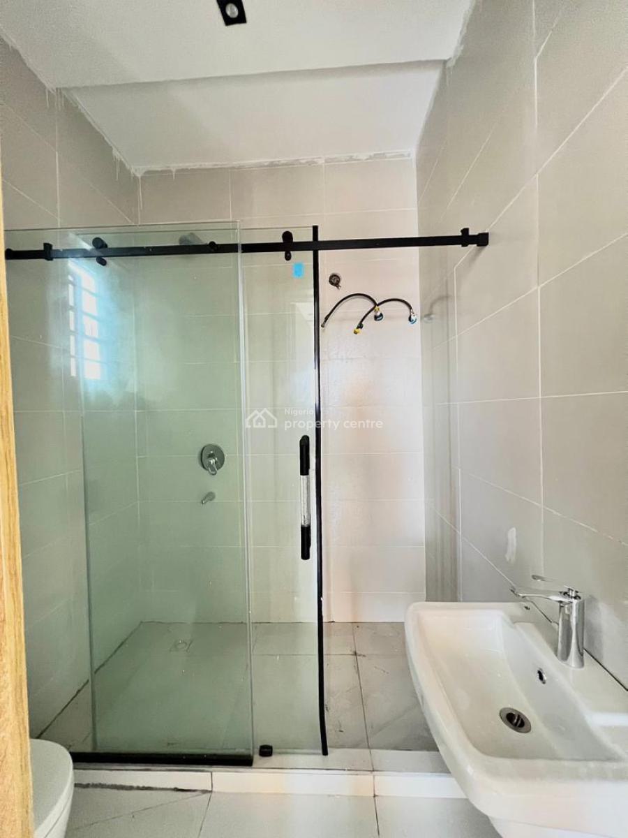 Spacious 2 Bedroom Apartment with Pool & Gym in a Secure Estate, Ologolo, Lekki, Lagos, Flat / Apartment for Sale