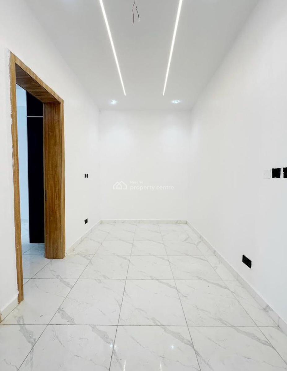 Self Compound  4 Bedroom Terraced Duplex - Hot Offer, Ikota, Lekki, Lagos, Terraced Duplex for Sale