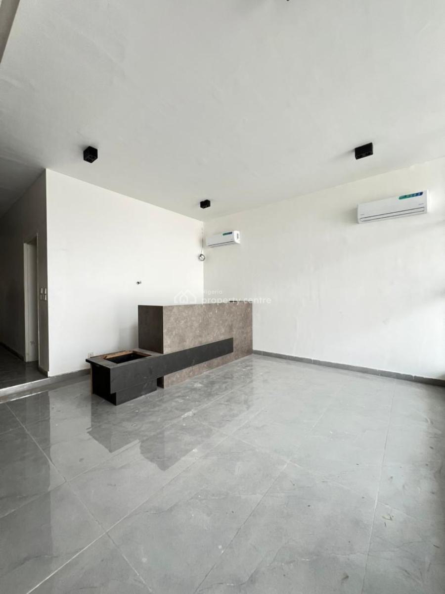 Spacious 2 Bedroom Apartment with Elevator and Swimming Pool, Lekki Phase 1, Lekki, Lagos, Flat / Apartment for Sale