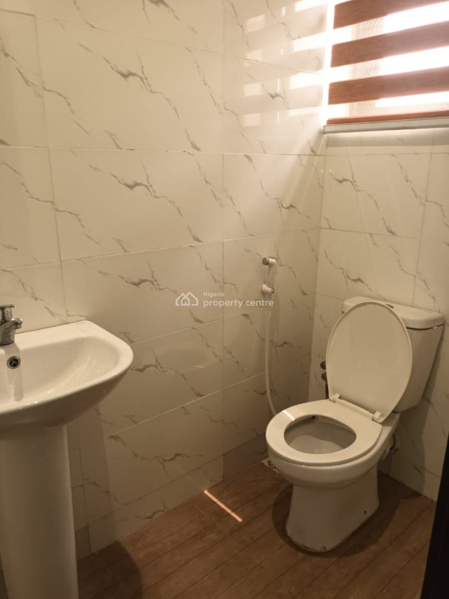 Executive 2 Bedroom Flat in an Estate, Unilag Estate, Gra Phase 1, Magodo, Lagos, Flat / Apartment for Sale