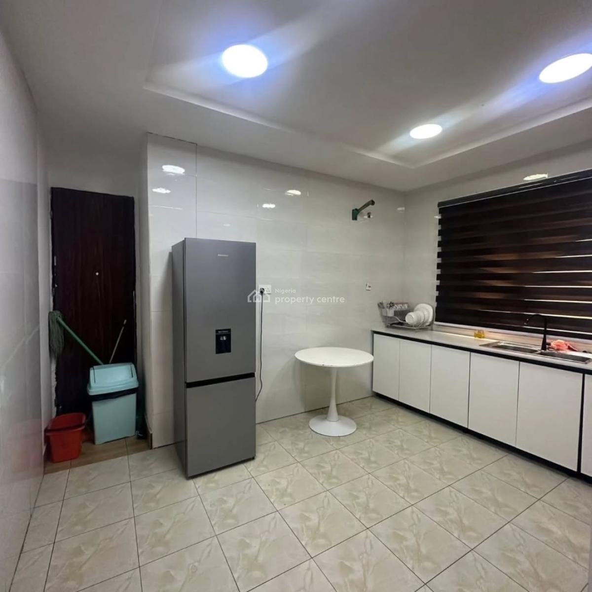 Serviced 3 Bedrooms Apartment with Bq, Lekki Phase 1, Lekki, Lagos, House for Rent