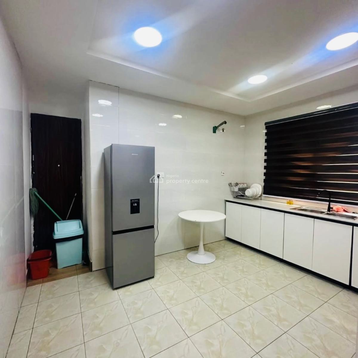 Serviced 3 Bedrooms Apartment with Bq, Lekki Phase 1, Lekki, Lagos, House for Rent