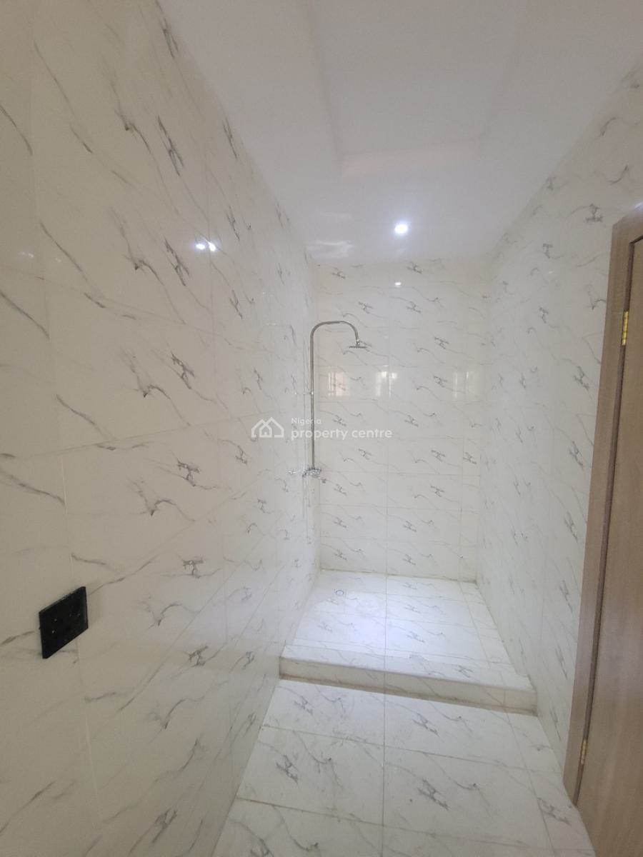 Brand New Spacious 3 Bedroom Penthouse, Lekki Phase 1, Lekki, Lagos, Flat / Apartment for Rent