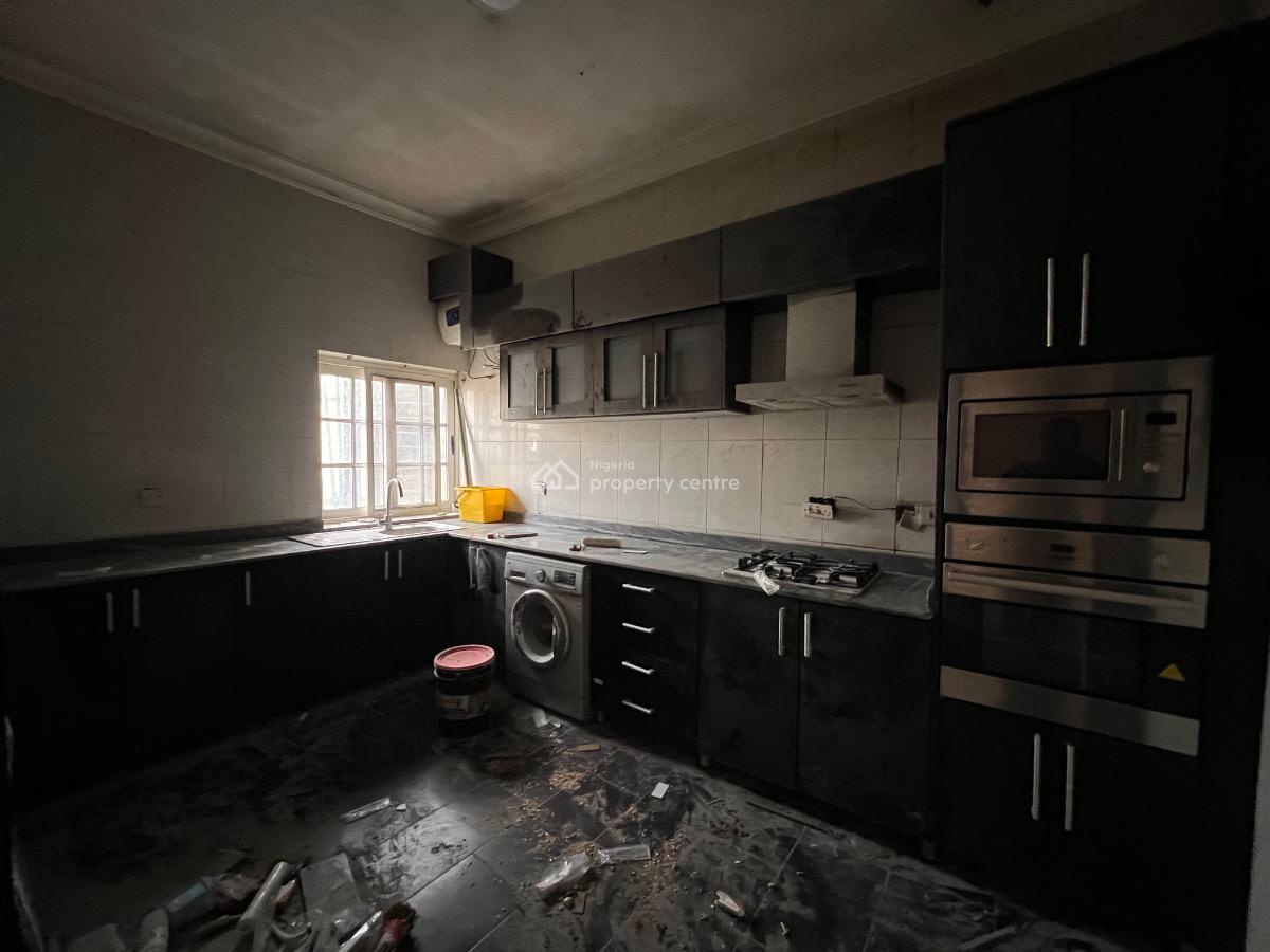 Spacious 3 Bedroom Apartment, Lekki Phase 1 Right, Lekki Phase 1, Lekki, Lagos, Flat / Apartment for Rent