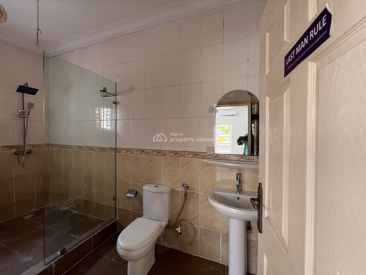 3 Bedroom Apartment Plus Bq, Off Admiralty Way, Lekki Phase 1, Lekki, Lagos, Flat / Apartment for Rent