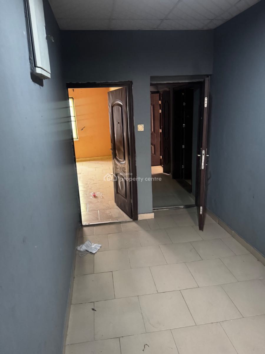 Spacious 2-bedroom Apartment (upstairs), General Paint, Alasia, Ajah, Lagos, Flat / Apartment for Rent