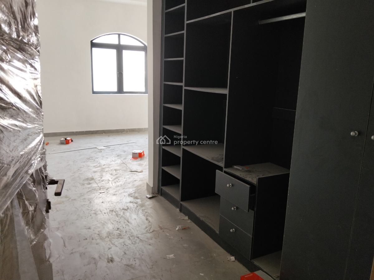 Serviced Three Bedroom Flat, Lekki Phase 1, Lekki, Lagos, Flat / Apartment for Rent