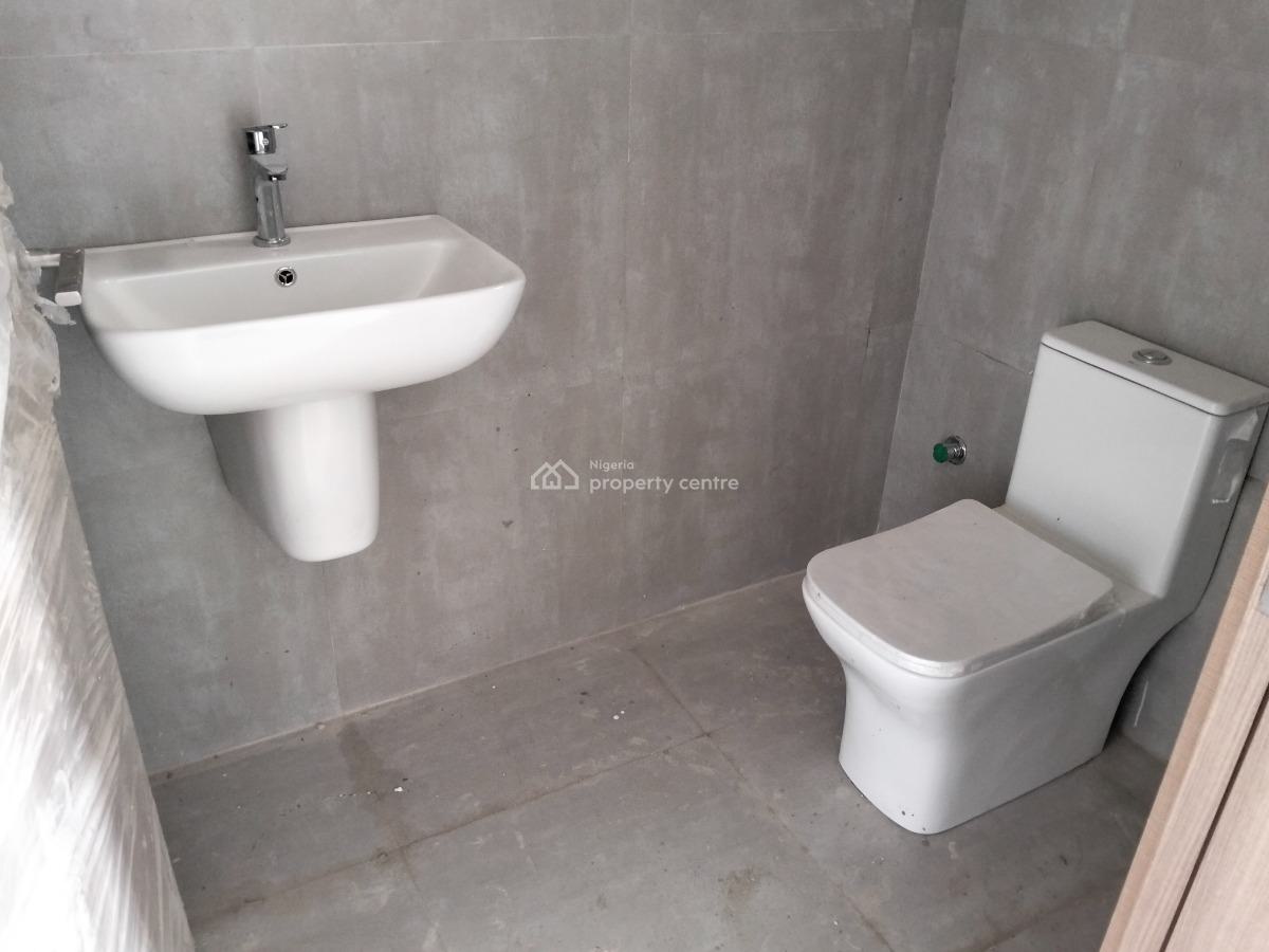 Serviced Three Bedroom Flat, Lekki Phase 1, Lekki, Lagos, Flat / Apartment for Rent