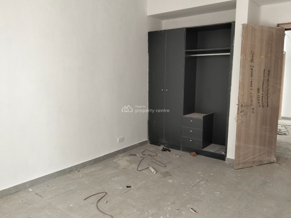 Serviced Three Bedroom Flat, Lekki Phase 1, Lekki, Lagos, Flat / Apartment for Rent