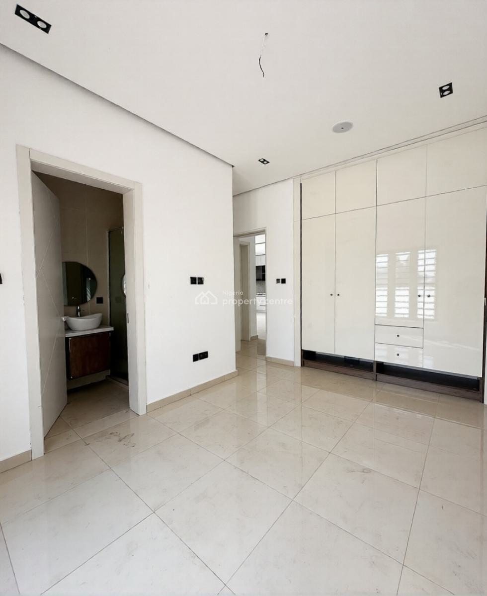 Newly Built 2 Bedroom Apartment, Lekki Phase 1, Lekki, Lagos, Block of Flats for Sale