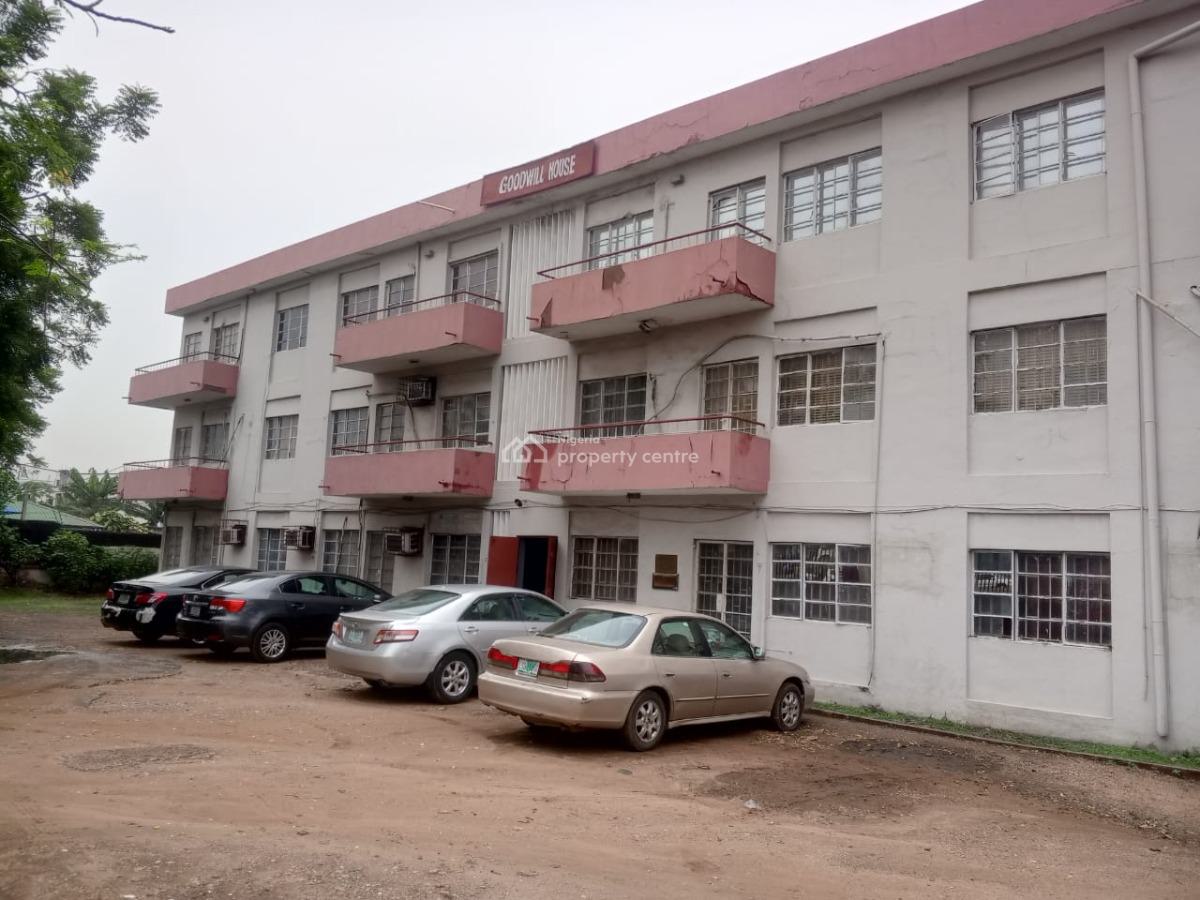 Prime Commercial Property, Ikorodu Road, Ikorodu, Lagos, Plaza / Complex / Mall for Sale