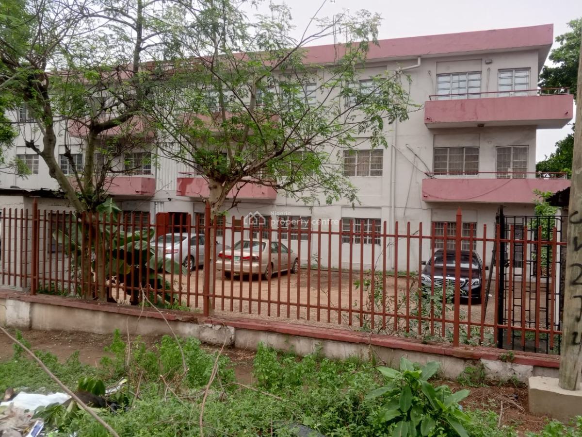 Prime Commercial Property, Ikorodu Road, Ikorodu, Lagos, Plaza / Complex / Mall for Sale