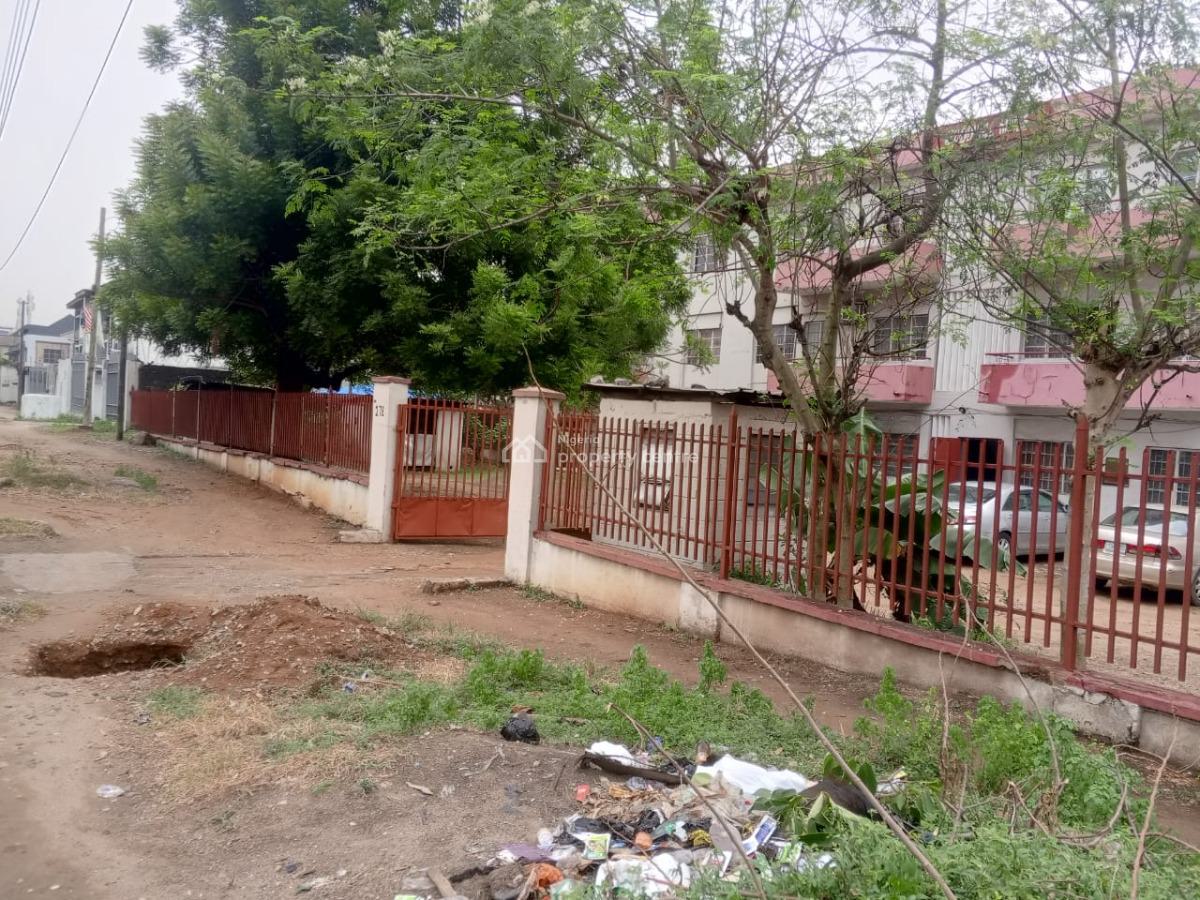 Prime Commercial Property, Ikorodu Road, Ikorodu, Lagos, Plaza / Complex / Mall for Sale