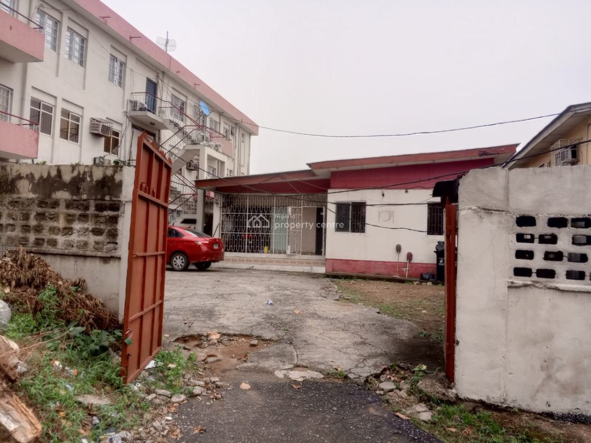 Prime Commercial Property, Ikorodu Road, Ikorodu, Lagos, Plaza / Complex / Mall for Sale