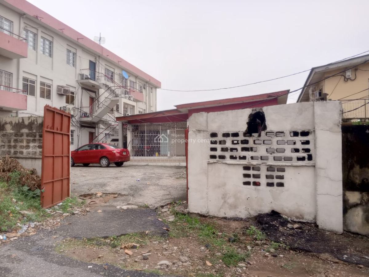 Prime Commercial Property, Ikorodu Road, Ikorodu, Lagos, Plaza / Complex / Mall for Sale