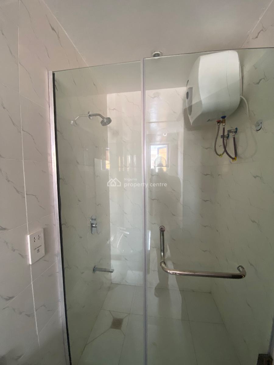 Lovely 2 Bedroom Apartment with 24hrs Power, Lekki Phase 1, Lekki, Lagos, Block of Flats for Sale