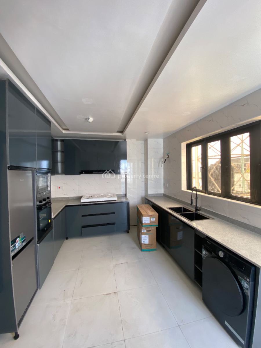 Lovely 2 Bedroom Apartment with 24hrs Power, Lekki Phase 1, Lekki, Lagos, Block of Flats for Sale