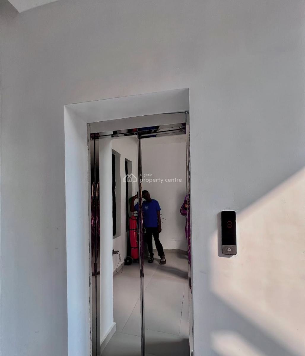 Fully Serviced  2 Bedroom Apartments with Elevator, Swimming Pool, Gym, Lekki Phase 1, Lekki, Lagos, Flat / Apartment for Sale