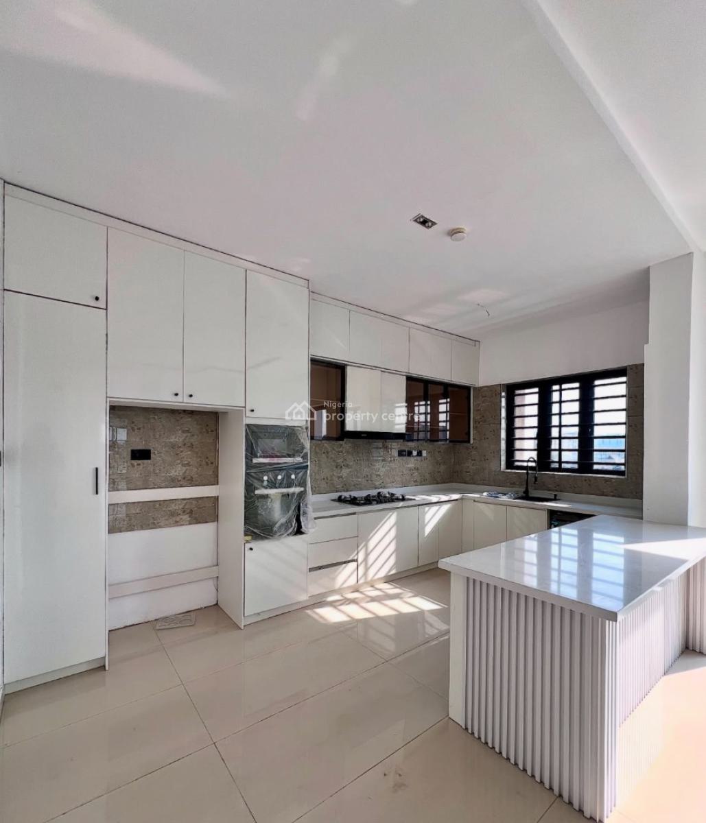 Fully Serviced  2 Bedroom Apartments with Elevator, Swimming Pool, Gym, Lekki Phase 1, Lekki, Lagos, Flat / Apartment for Sale