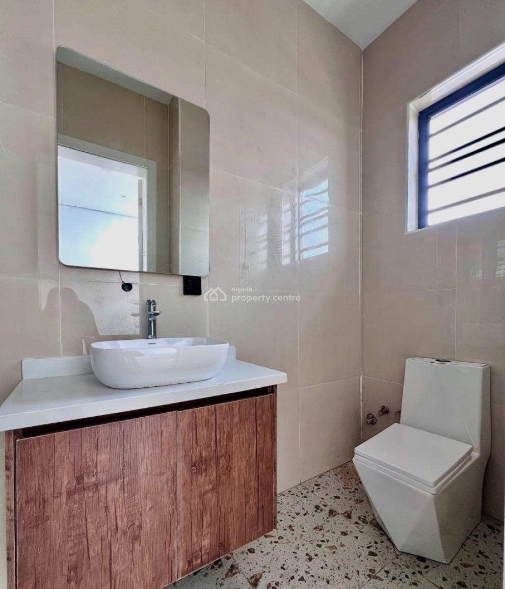 Fully Serviced  2 Bedroom Apartments with Elevator, Swimming Pool, Gym, Lekki Phase 1, Lekki, Lagos, Flat / Apartment for Sale