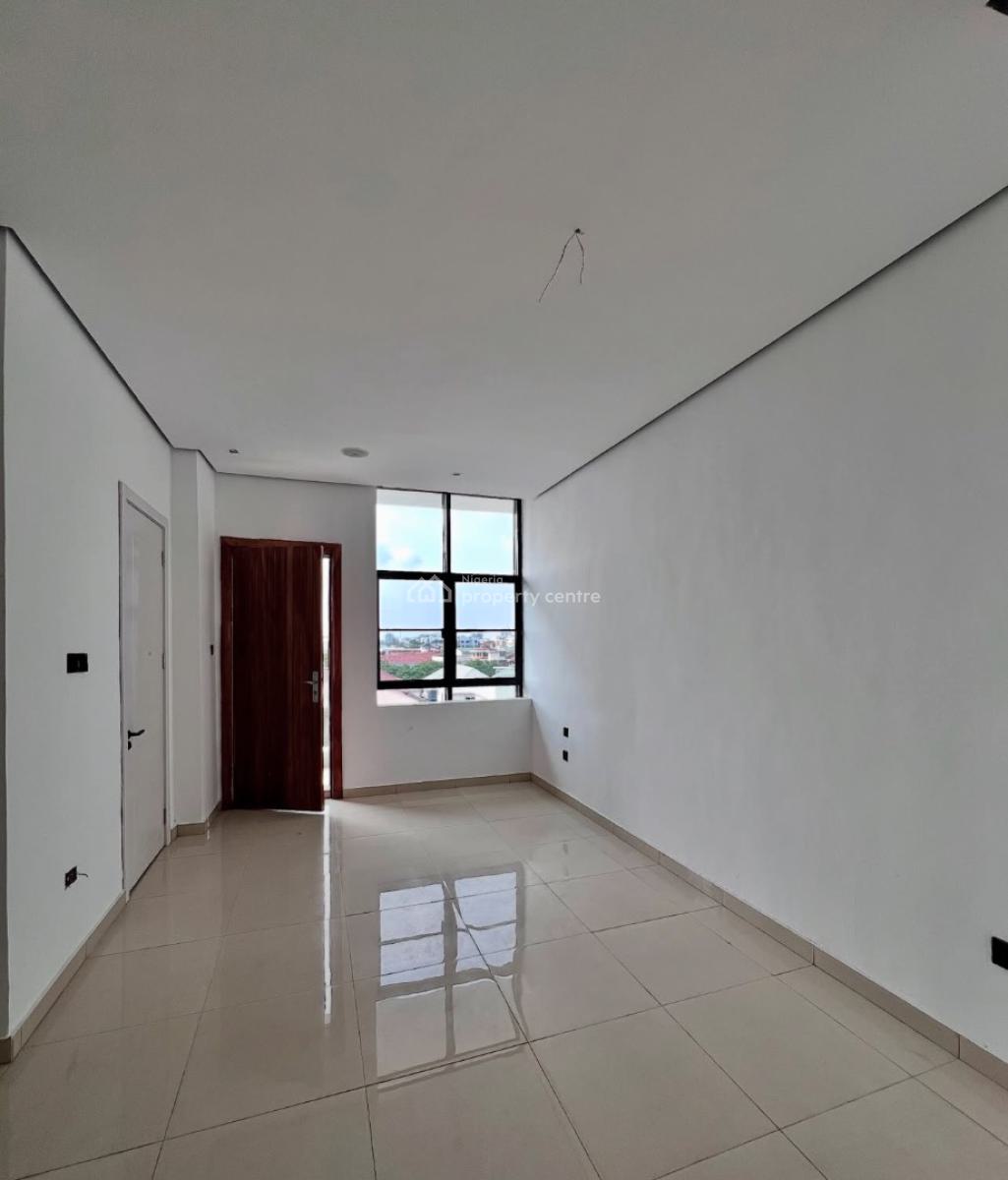 Fully Serviced  2 Bedroom Apartments with Elevator, Swimming Pool, Gym, Lekki Phase 1, Lekki, Lagos, Flat / Apartment for Sale