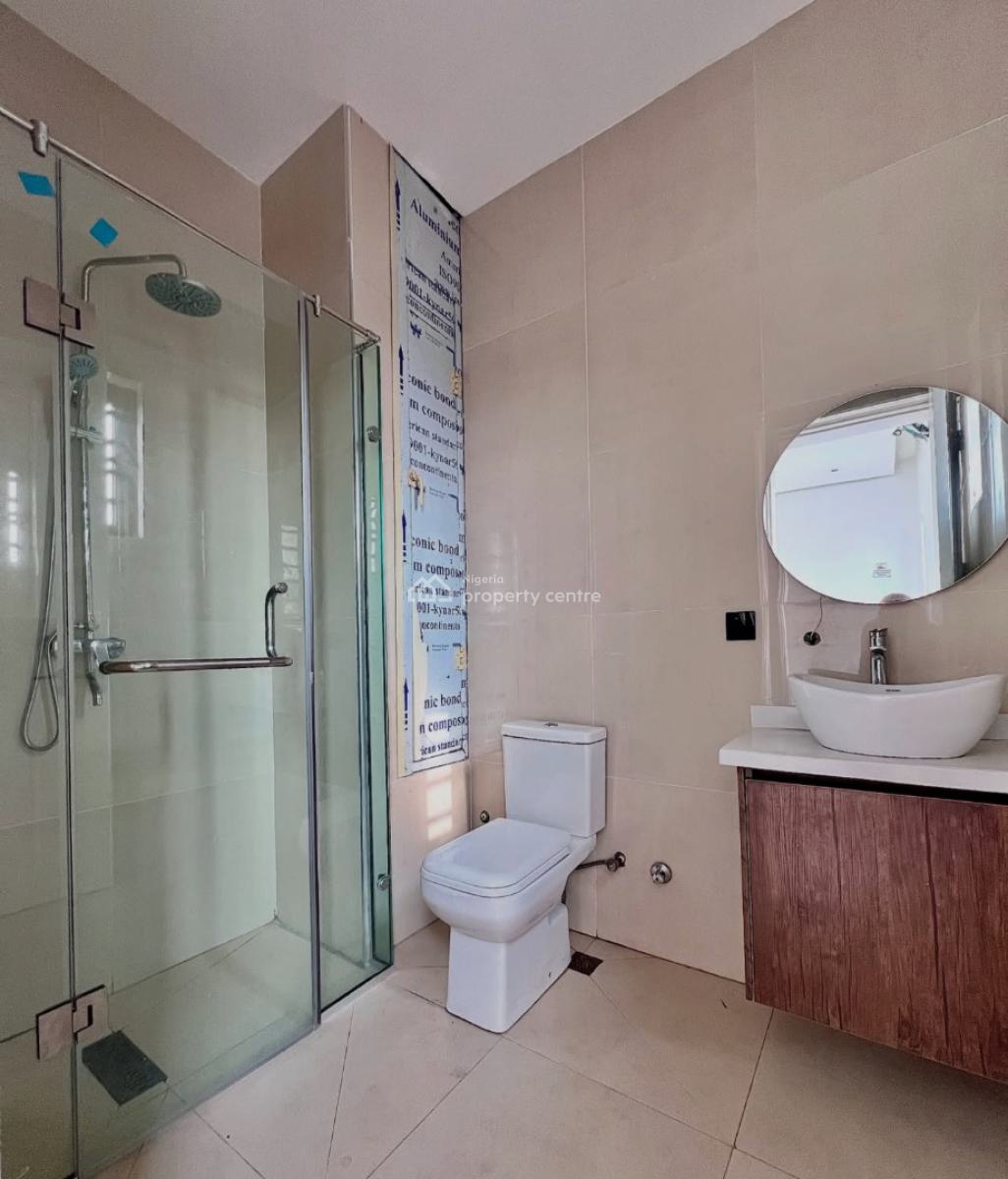 Fully Serviced  2 Bedroom Apartments with Elevator, Swimming Pool, Gym, Lekki Phase 1, Lekki, Lagos, Flat / Apartment for Sale