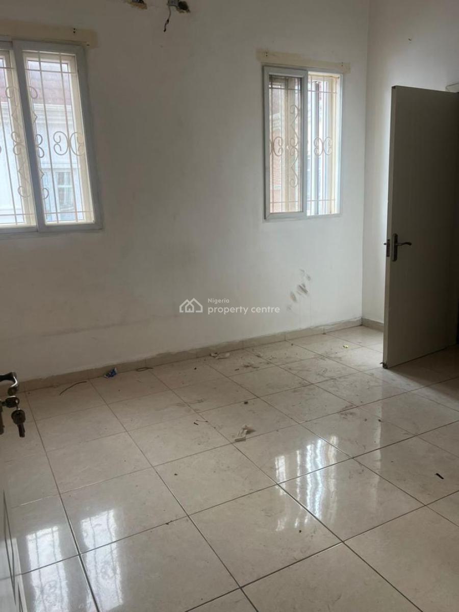 Single Room Upstairs Available, Bera Estate, Lekki, Lagos, Flat / Apartment for Rent