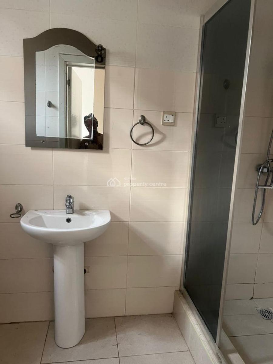 Single Room Upstairs Available, Bera Estate, Lekki, Lagos, Flat / Apartment for Rent