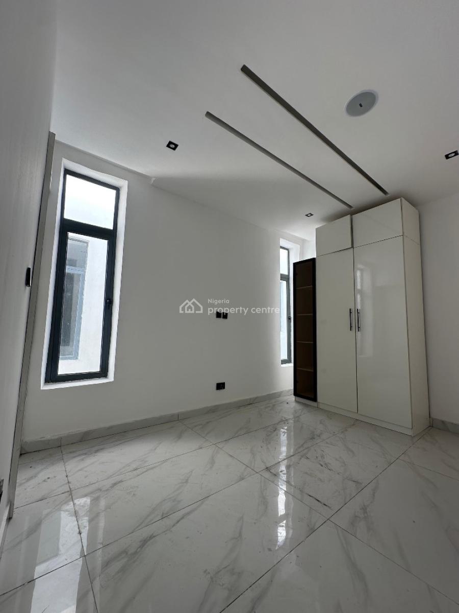 Beautifully Built 2bedroom Apartment with Swimming Pool,gym&elevator, Lekki Phase 1, Lekki, Lagos, Flat / Apartment for Sale