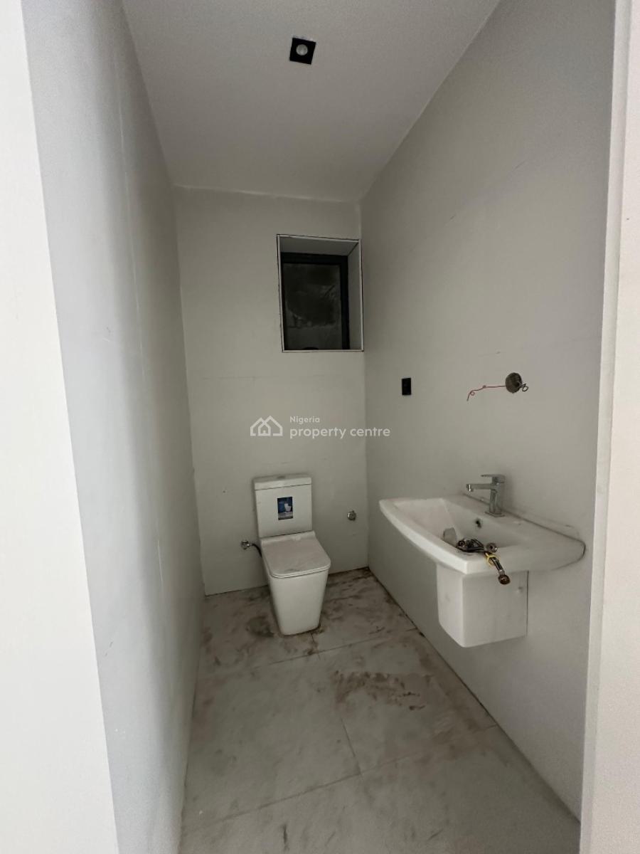 Beautifully Built 2bedroom Apartment with Swimming Pool,gym&elevator, Lekki Phase 1, Lekki, Lagos, Flat / Apartment for Sale