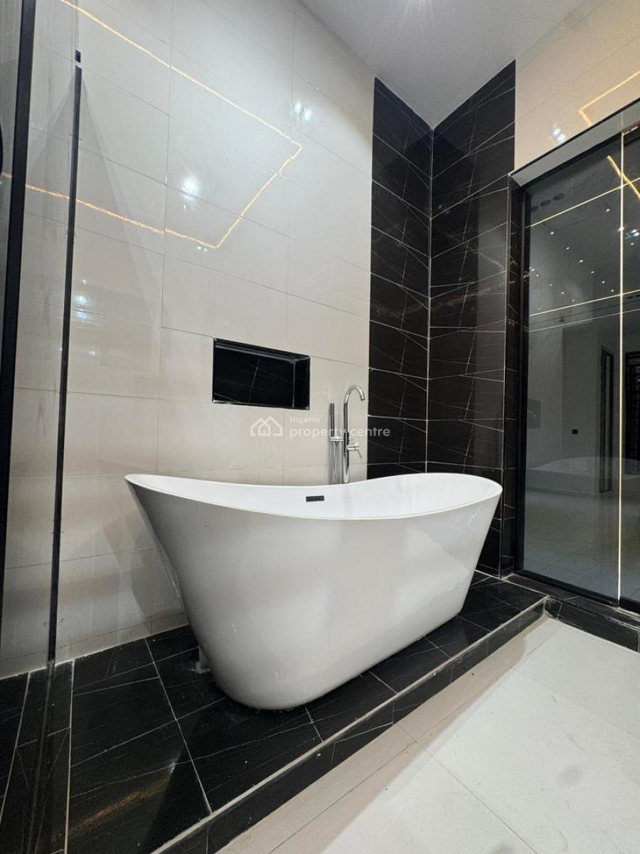 Magnificent 5  Beds with a Private Pool, Chevron, Lekki, Lagos, Detached Duplex for Sale