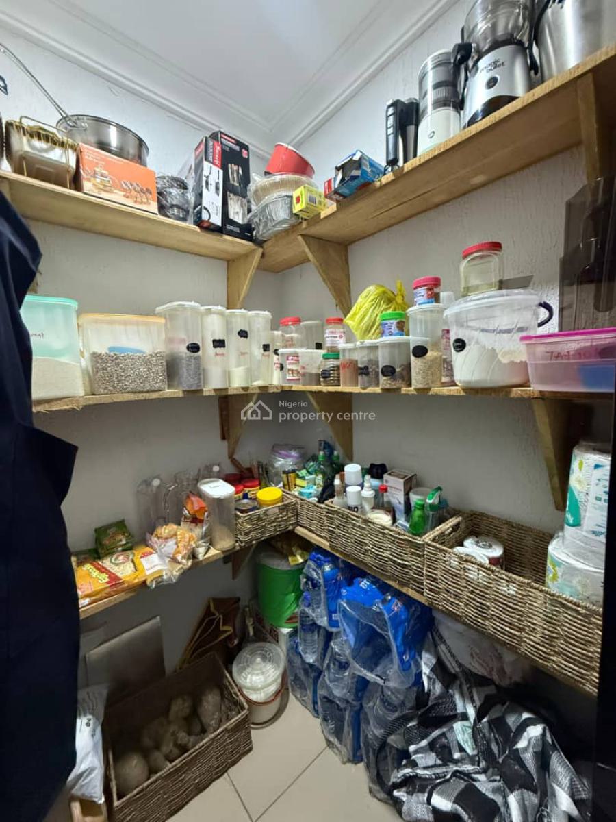 Modern and Spacious Furnished 3bedroom Apartment, Gra Phase 2, Magodo, Lagos, Flat / Apartment for Sale