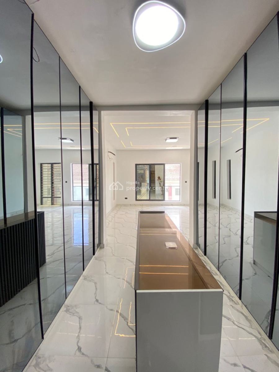 4 Bedroom, Osapa, Lekki, Lagos, Terraced Duplex for Sale