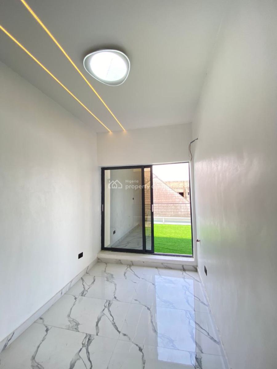 4 Bedroom, Osapa, Lekki, Lagos, Terraced Duplex for Sale