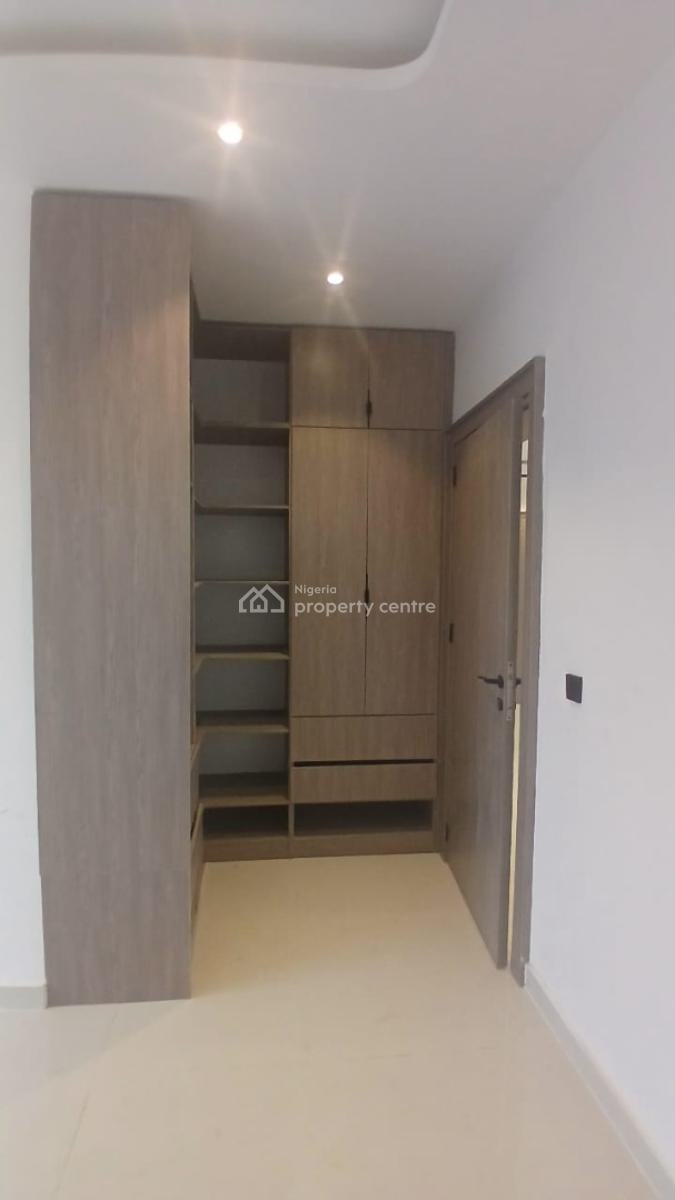 Luxury Newly Built 2 Bedroom Service Apartment, Lekki Phase 1, Lekki, Lagos, Flat / Apartment for Sale