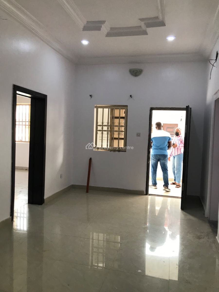 Newly Renovated 2 Bedroom Service Apartment @lekki Phase 1, Lekki Phase 1, Lekki, Lagos, Flat / Apartment for Rent