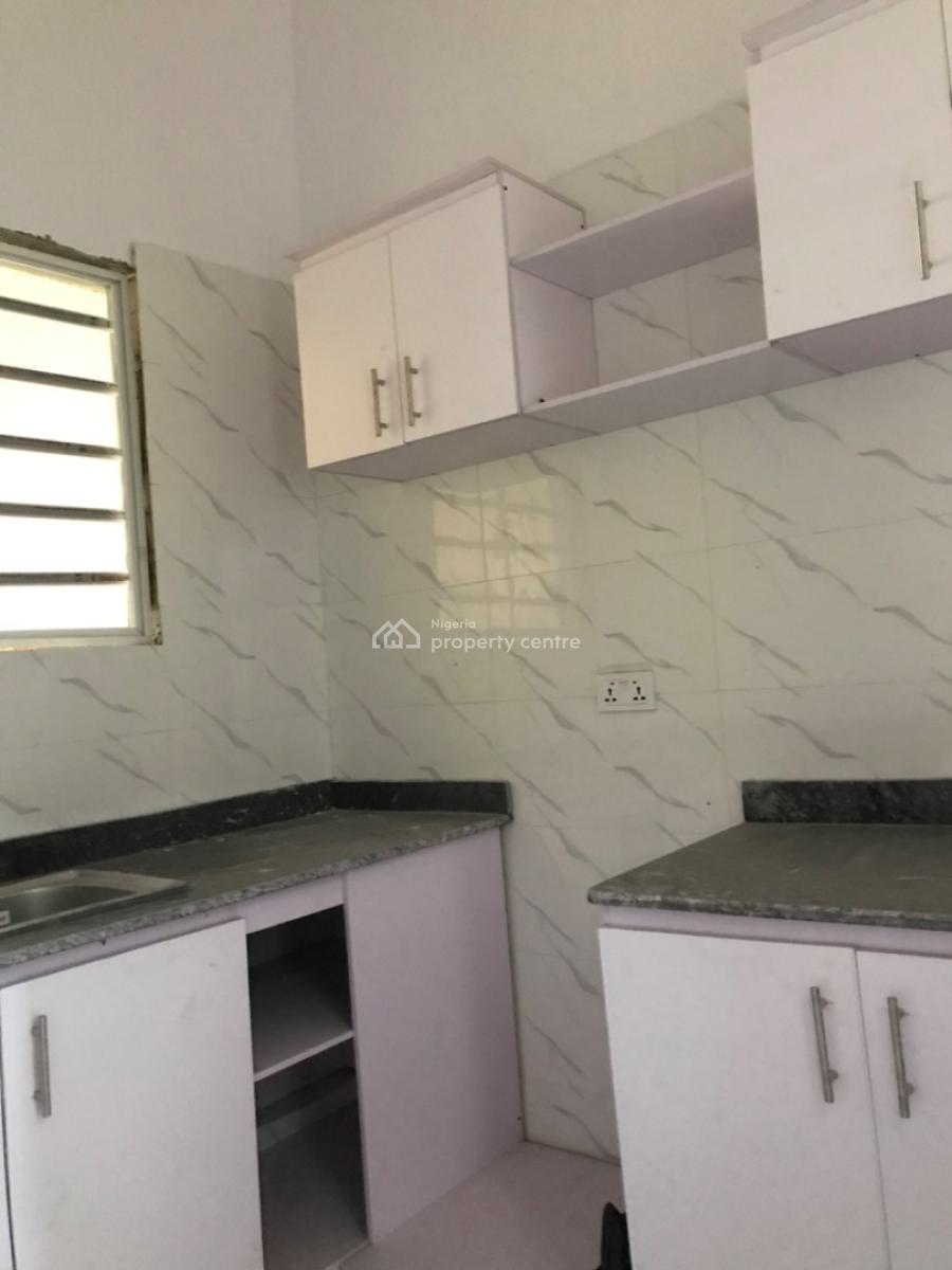 Newly Renovated 2 Bedroom Service Apartment @lekki Phase 1, Lekki Phase 1, Lekki, Lagos, Flat / Apartment for Rent