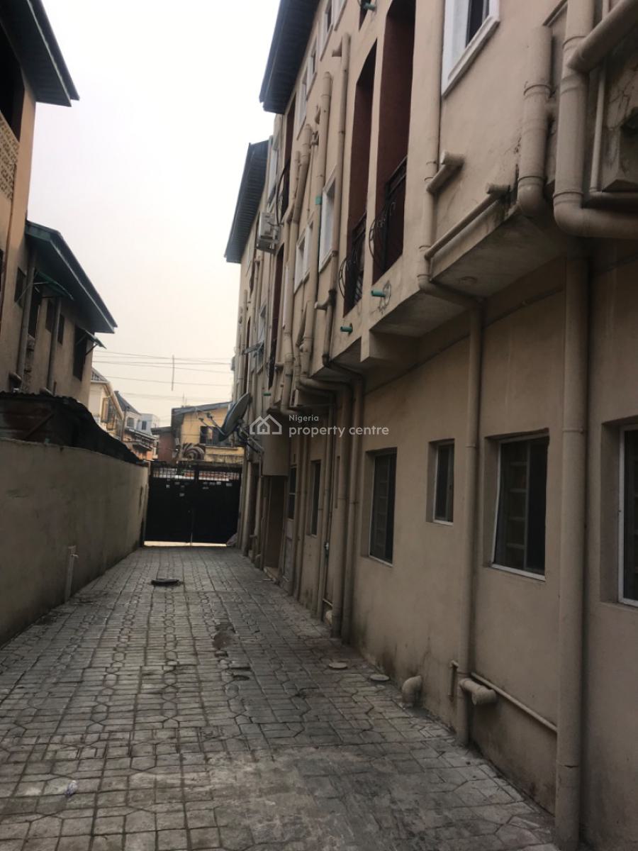 Relatively New Studio Apartment (room Self Contained), Akeju Street Off Apata Road Shomolu Lagos., Onipanu, Shomolu, Lagos, Self Contain (single Rooms) for Rent