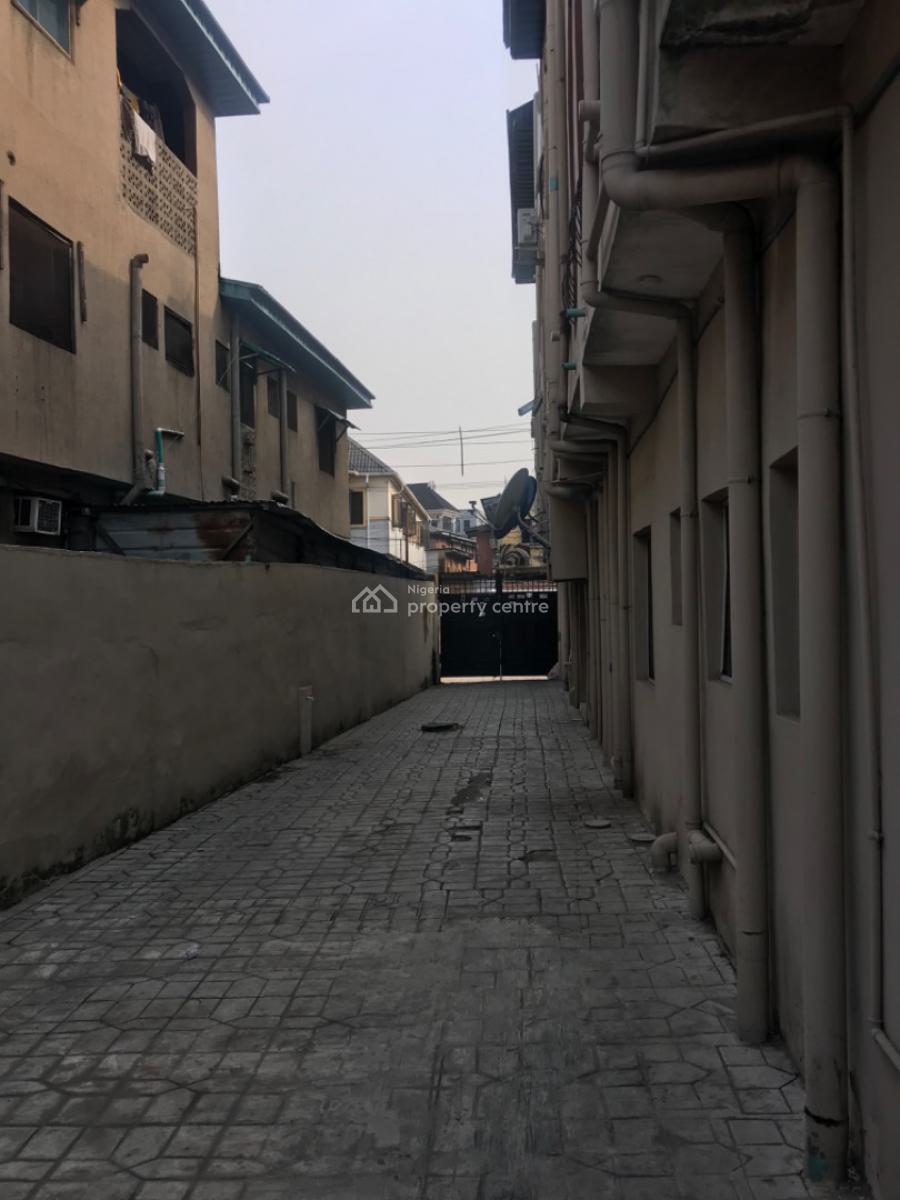 Relatively New Studio Apartment (room Self Contained), Akeju Street Off Apata Road Shomolu Lagos., Onipanu, Shomolu, Lagos, Self Contain (single Rooms) for Rent