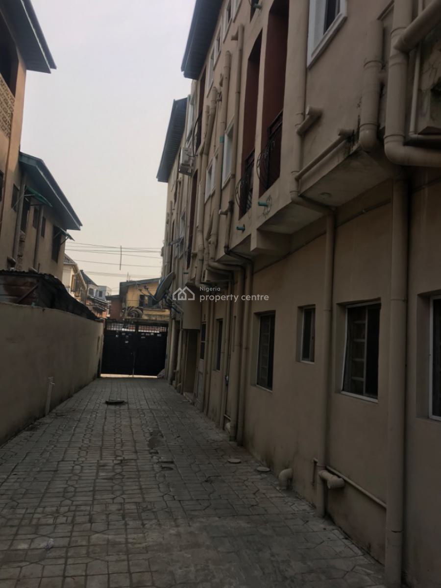 Relatively New Studio Apartment (room Self Contained), Akeju Street Off Apata Road Shomolu Lagos., Onipanu, Shomolu, Lagos, Self Contain (single Rooms) for Rent