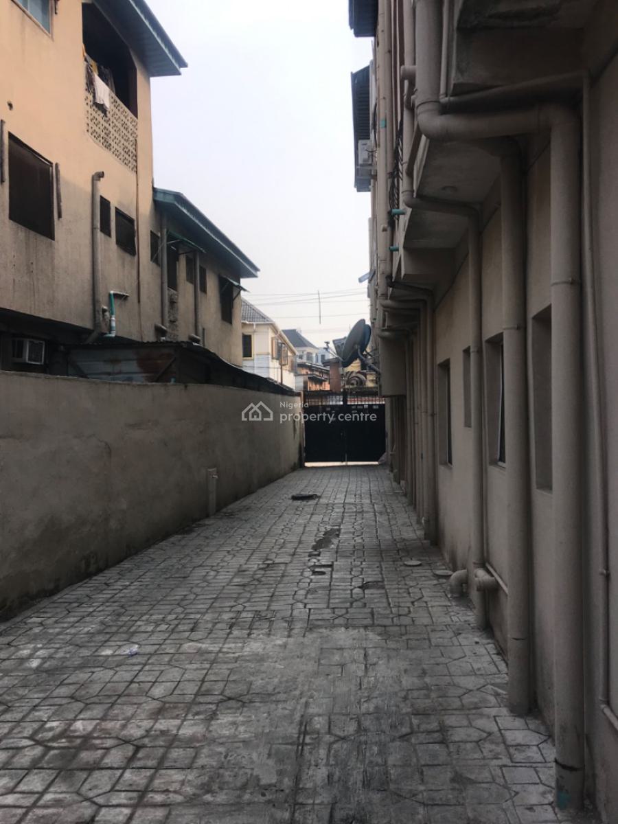 Relatively New Studio Apartment (room Self Contained), Akeju Street Off Apata Road Shomolu Lagos., Onipanu, Shomolu, Lagos, Self Contain (single Rooms) for Rent