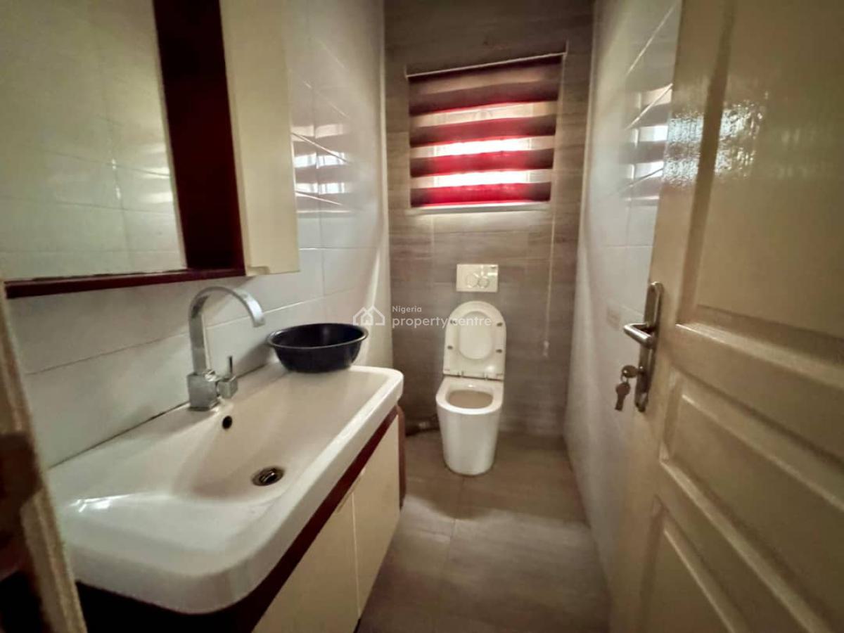 3 Bedroom Apartment, Gra Phase 1, Magodo, Lagos, Flat / Apartment for Sale