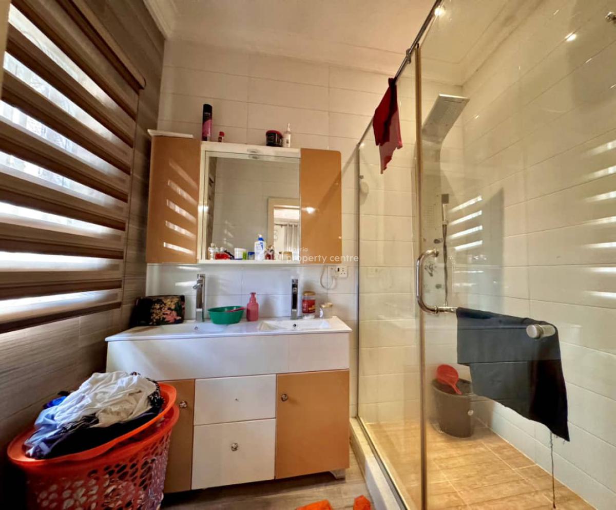 3 Bedroom Apartment, Gra Phase 1, Magodo, Lagos, Flat / Apartment for Sale