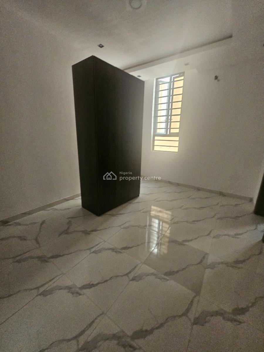 Tastefully Finished 3-bedroom Apartment with Bq, Lekki Phase 1, Lekki, Lagos, Flat / Apartment for Rent